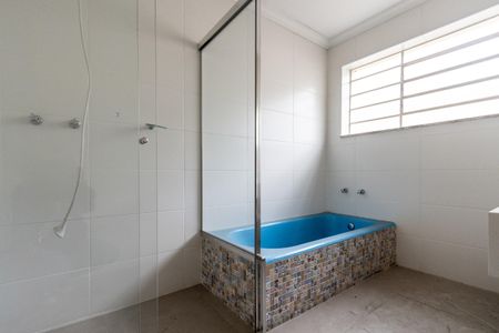 Casa para alugar com 245m², 4 quartos e 2 vagasBanheiro do Corredor