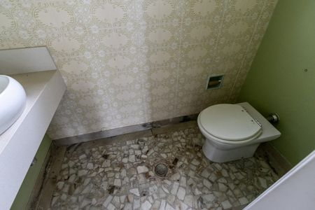 Casa para alugar com 245m², 4 quartos e 2 vagasLavabo