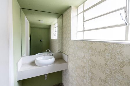 Casa para alugar com 245m², 4 quartos e 2 vagasLavabo