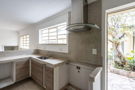 Cozinha de casa para alugar com 4 quartos, 245m² em Alto da Lapa, São Paulo