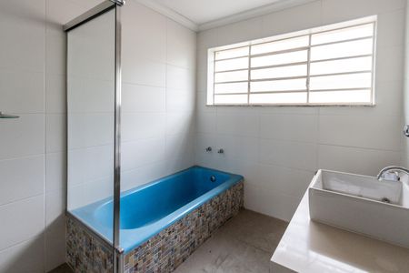 Casa para alugar com 245m², 4 quartos e 2 vagasBanheiro do Corredor