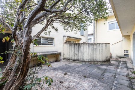 Casa para alugar com 245m², 4 quartos e 2 vagasQuintal