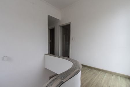 Casa para alugar com 245m², 4 quartos e 2 vagasEscadas
