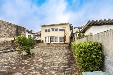 Casa para alugar com 245m², 4 quartos e 2 vagasFachada da casa