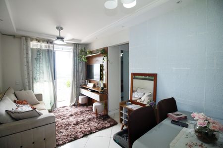 Sala de apartamento para alugar com 2 quartos, 49m² em Parada de Lucas, Rio de Janeiro