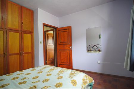 Casa à venda com 295m², 3 quartos e 2 vagasQuarto 1