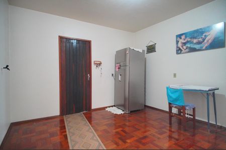 Casa à venda com 295m², 3 quartos e 2 vagasSala 2