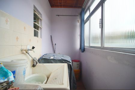 Casa à venda com 295m², 3 quartos e 2 vagasÁrea de Serviço
