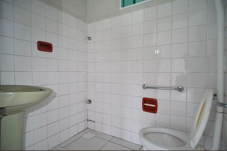 Casa à venda com 295m², 3 quartos e 2 vagasBanheiro 2