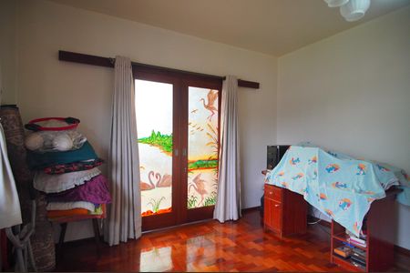 Casa à venda com 295m², 3 quartos e 2 vagasQuarto 3