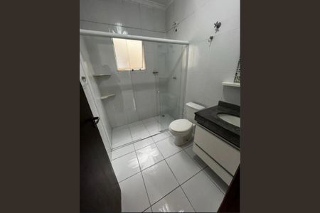 Banheiro 2 de casa de condomínio para alugar com 3 quartos, 176m² em Roselândia, Cotia