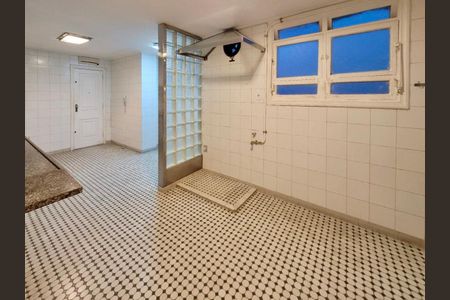 Apartamento para alugar com 360m², 4 quartos e 1 vaga