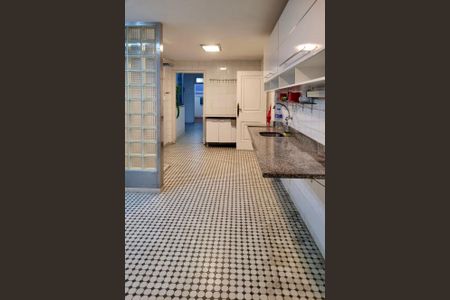 Apartamento para alugar com 360m², 4 quartos e 1 vaga
