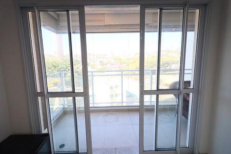 Apartamento para alugar com 75m², 2 quartos e 1 vagaSala