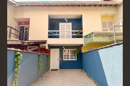 Casa à venda com 82m², 2 quartos e 2 vagas