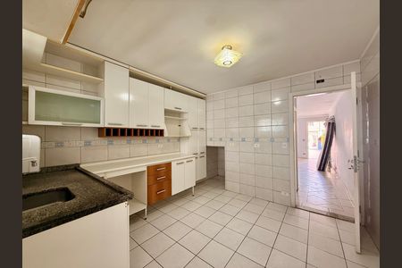 Casa à venda com 82m², 2 quartos e 2 vagas