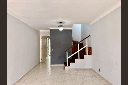 Casa à venda com 82m², 2 quartos e 2 vagas