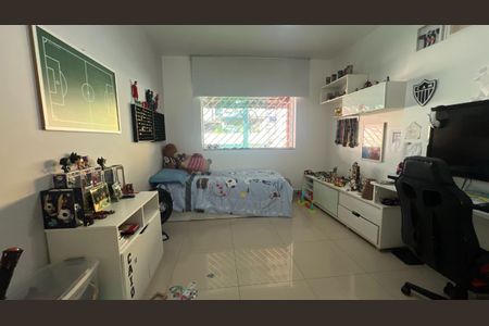 Casa à venda com 4 quartos, 415m² em Nova Granada, Belo Horizonte