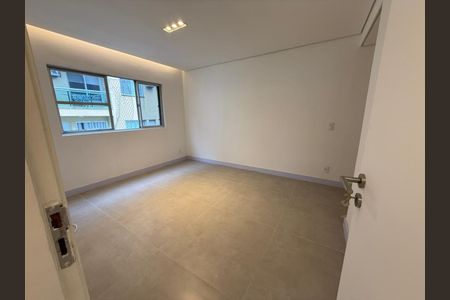 Apartamento à venda com 103m², 3 quartos e 1 vaga