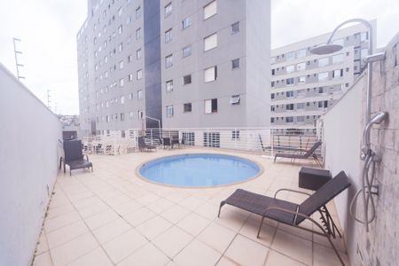 Apartamento à venda com 105m², 3 quartos e 2 vagas Apartamento à venda com 105m², 3 quartos e 2 vagasÁrea comum - Piscina