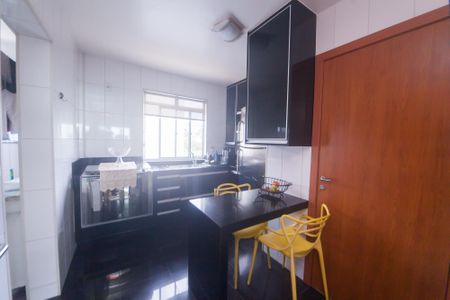Apartamento à venda com 105m², 3 quartos e 2 vagas Apartamento à venda com 105m², 3 quartos e 2 vagasCozinha