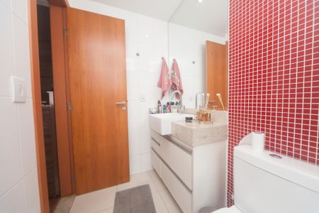 Apartamento à venda com 105m², 3 quartos e 2 vagas Apartamento à venda com 105m², 3 quartos e 2 vagasBanheiro Suite