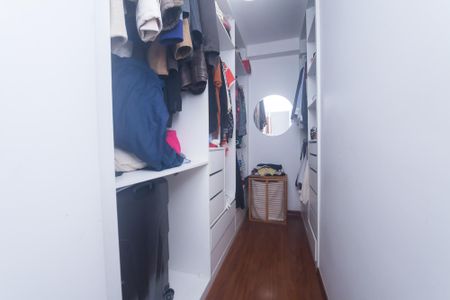 Apartamento à venda com 105m², 3 quartos e 2 vagas Apartamento à venda com 105m², 3 quartos e 2 vagasCloset da suíte