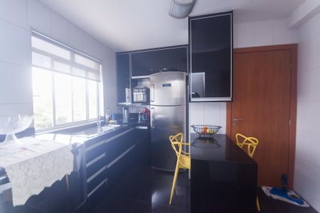 Apartamento à venda com 105m², 3 quartos e 2 vagas Apartamento à venda com 105m², 3 quartos e 2 vagasCozinha