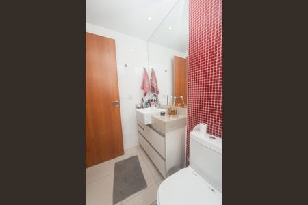 Apartamento à venda com 105m², 3 quartos e 2 vagas Apartamento à venda com 105m², 3 quartos e 2 vagasBanheiro Suite
