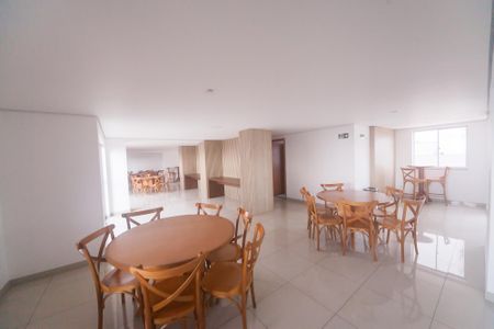 Apartamento à venda com 105m², 3 quartos e 2 vagas Apartamento à venda com 105m², 3 quartos e 2 vagasÁrea comum - Salão de festas