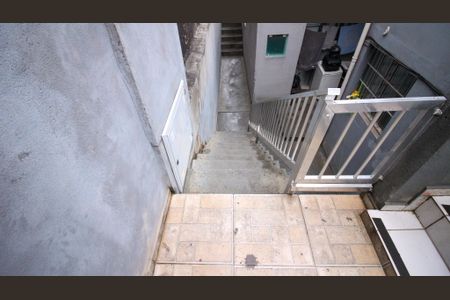 Casa para alugar com 30m², 1 quarto e sem vaga Casa para alugar com 30m², 1 quarto e sem vagaEscada