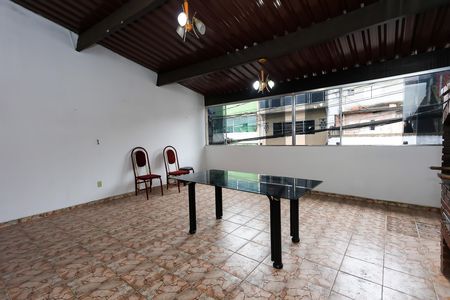 Casa para alugar com 299m², 3 quartos e 1 vaga Casa para alugar com 299m², 3 quartos e 1 vagaÁrea comum - Churrasqueira