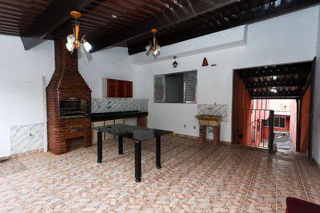 Casa para alugar com 299m², 3 quartos e 1 vaga Casa para alugar com 299m², 3 quartos e 1 vagaÁrea comum - Churrasqueira