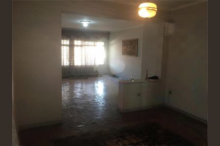 Casa à venda com 184m², 3 quartos e 3 vagas