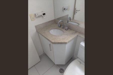 Apartamento à venda com 2 quartos, 76m² em Empresarial 18 do Forte, Barueri