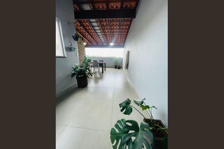 Apartamento à venda com 100m², 2 quartos e 1 vaga