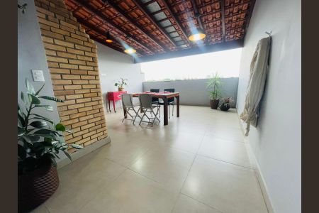 Apartamento à venda com 100m², 2 quartos e 1 vaga