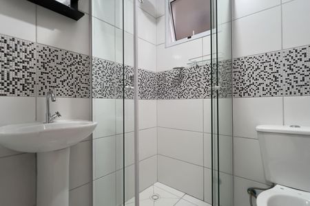 Banheiro de apartamento para alugar com 2 quartos, 42m² em Vila Alzira, Guarulhos