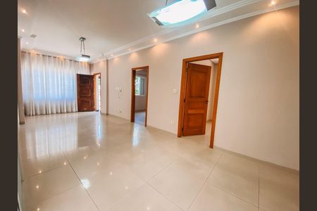 Casa à venda com 3 quartos, 380m² em Vila Santo Alberto, Santo André