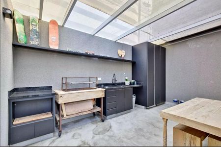 Casa à venda com 3 quartos, 220m² em Chácara Santo Antônio (Zona Sul), São Paulo