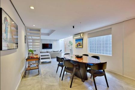 Casa à venda com 3 quartos, 160m² em Chácara Santo Antônio (Zona Sul), São Paulo