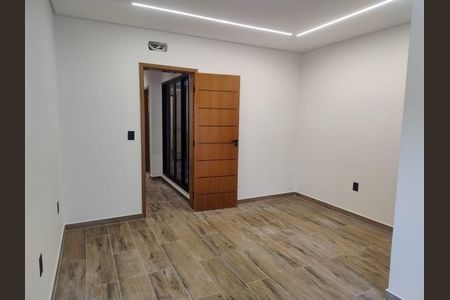 Casa à venda com 177m², 3 quartos e 5 vagas