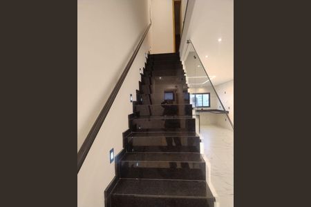 Casa à venda com 177m², 3 quartos e 5 vagas