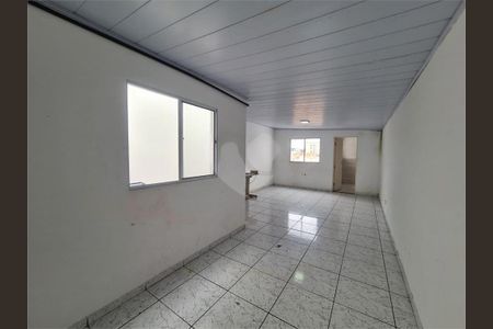 Casa à venda com 3 quartos, 300m² em Vila Granada, São Paulo