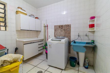 Casa à venda com 104m², 4 quartos e 2 vagas