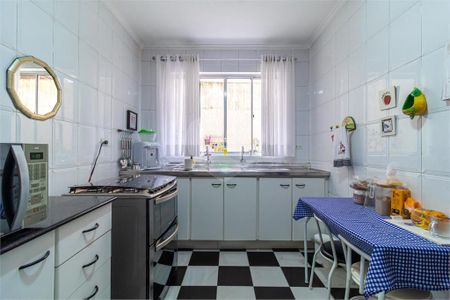 Casa à venda com 104m², 4 quartos e 2 vagas