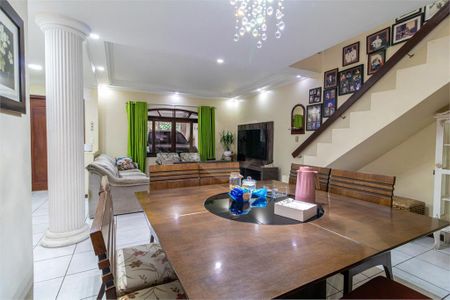Casa à venda com 104m², 4 quartos e 2 vagas