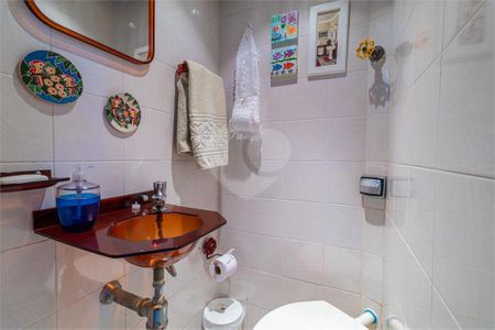Casa à venda com 104m², 4 quartos e 2 vagas