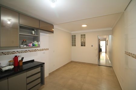 Casa para alugar com 110m², 3 quartos e 2 vagasCozinha