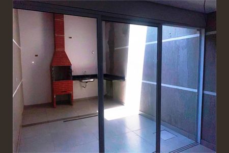 Casa à venda com 3 quartos, 143m² em Jardim Regis, São Paulo